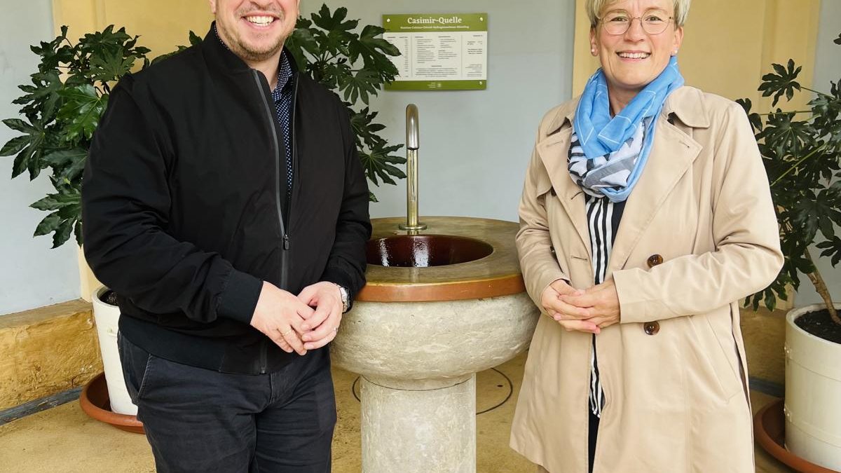 Auf dem Bild sind zu sehen von links: Timo Riedemann und Susanne Rakowski
