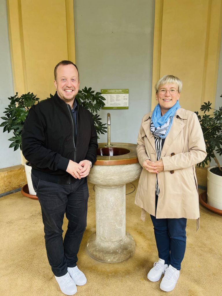 Auf dem Bild sind zu sehen von links: Timo Riedemann und Susanne Rakowski