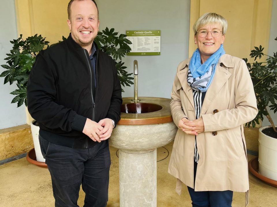 Auf dem Bild sind zu sehen von links: Timo Riedemann und Susanne Rakowski