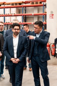 Hessischer Wirtschaftsminister Kaweh Mansoori im Gespräch mit WESPA-Vertreterinnen und Vertretern über Innovation und industrielle Wertschöpfung.